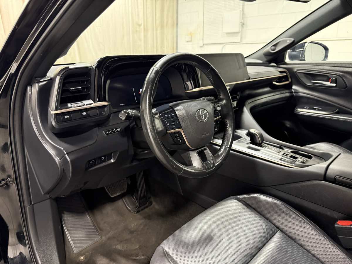 Used 2023 Toyota Crown w/ Advanced Technology Package image 10