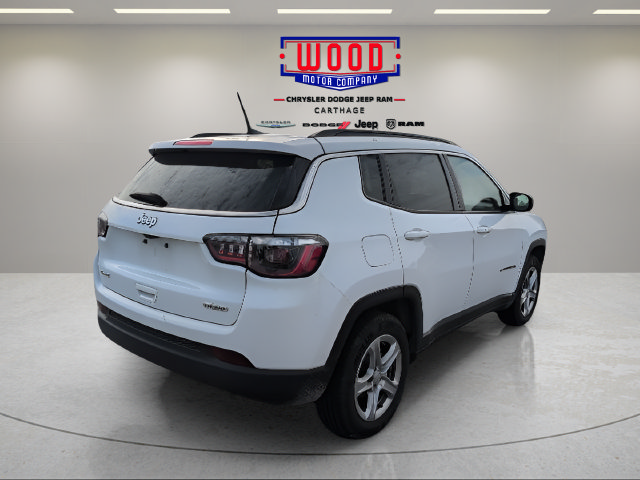 Used 2024 Jeep Compass Latitude AWD/4WD image 3