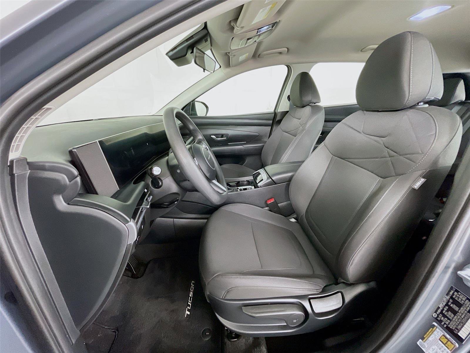 Certified 2025 Hyundai Tucson SE image 22