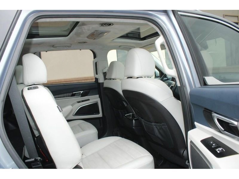 Used 2023 Kia Telluride SX Prestige image 11
