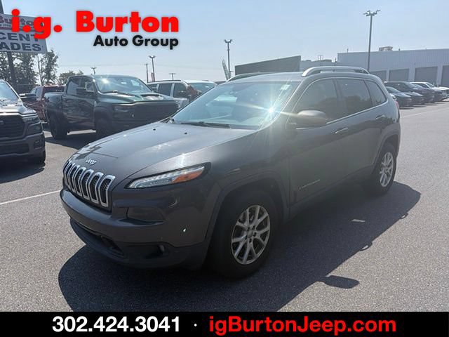 Certified 2017 Jeep Cherokee Latitude w/ Comfort/Convenience Group AWD/4WD image 7