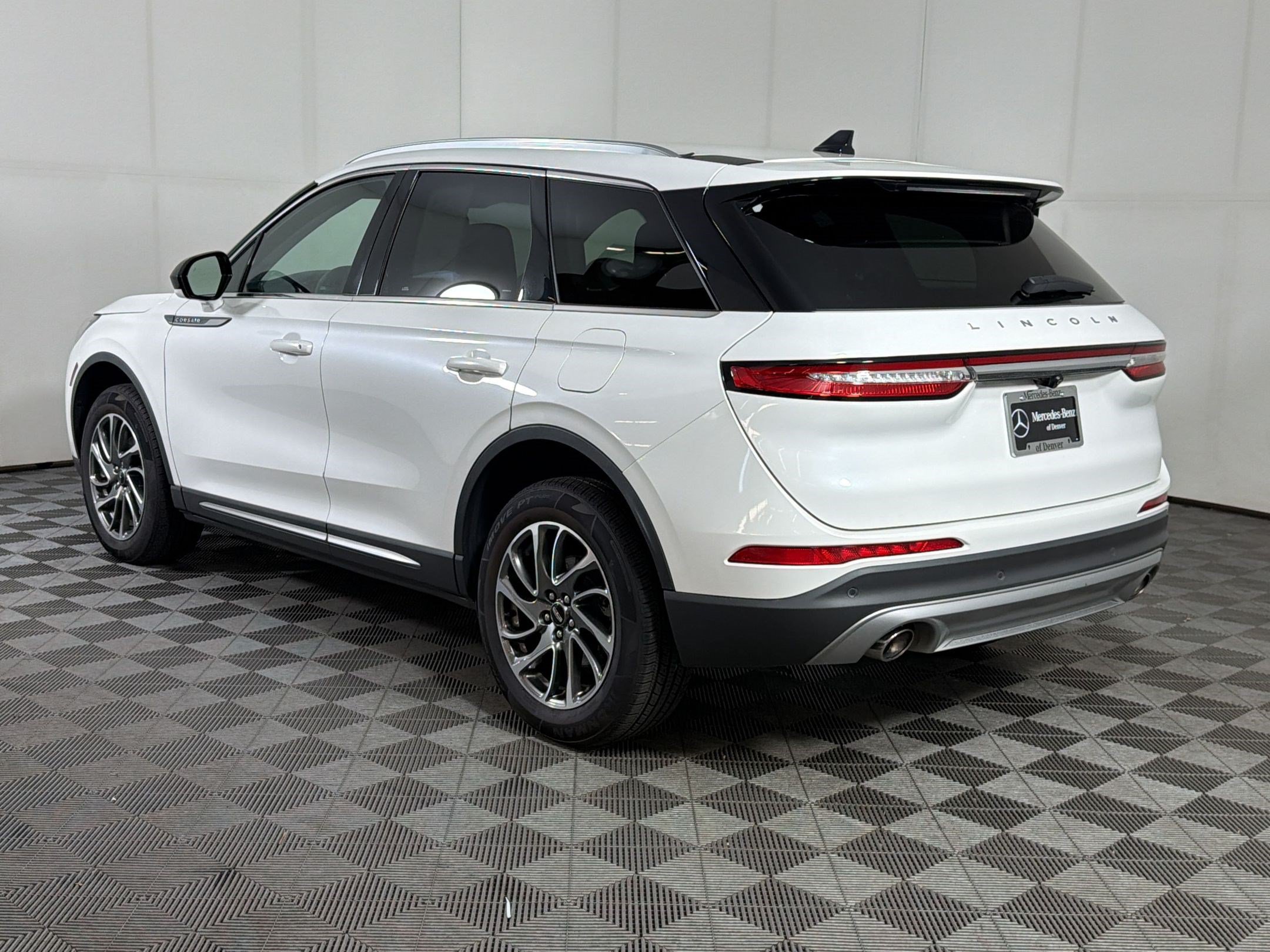 Used 2022 Lincoln Corsair AWD w/ Equipment Group 101A image 3