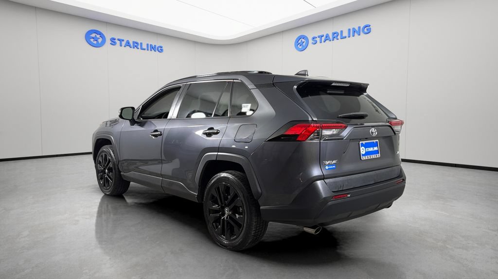 Used 2020 Toyota RAV4 XLE Premium FWD image 6