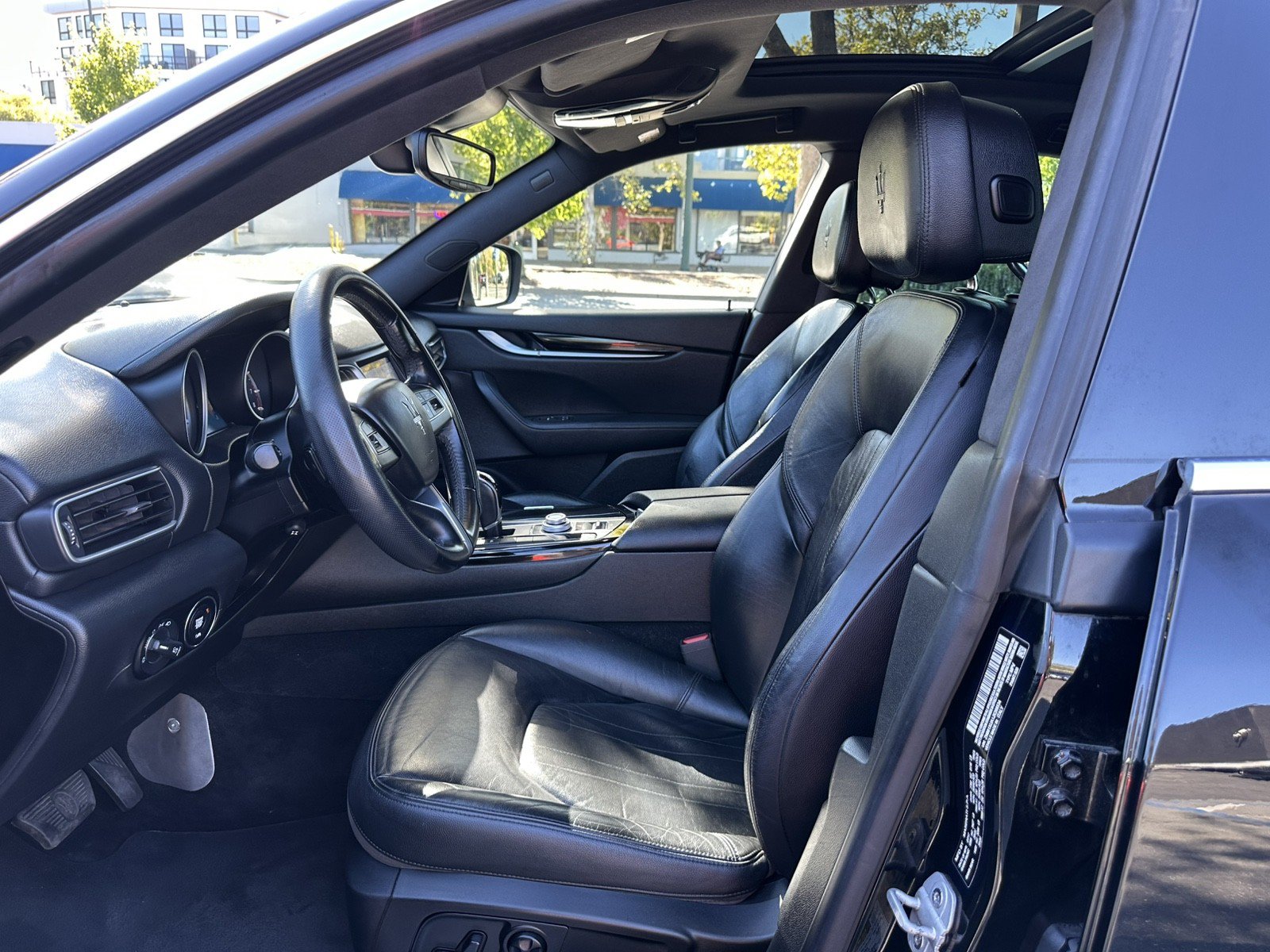 Used 2018 Maserati Levante AWD/4WD image 18