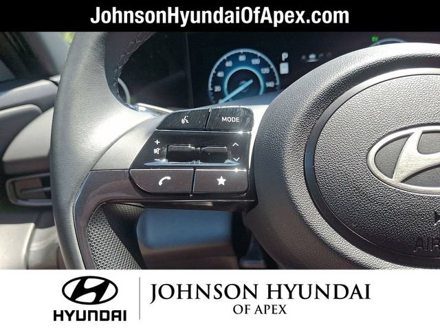 Certified 2025 Hyundai Elantra SEL FWD image 18