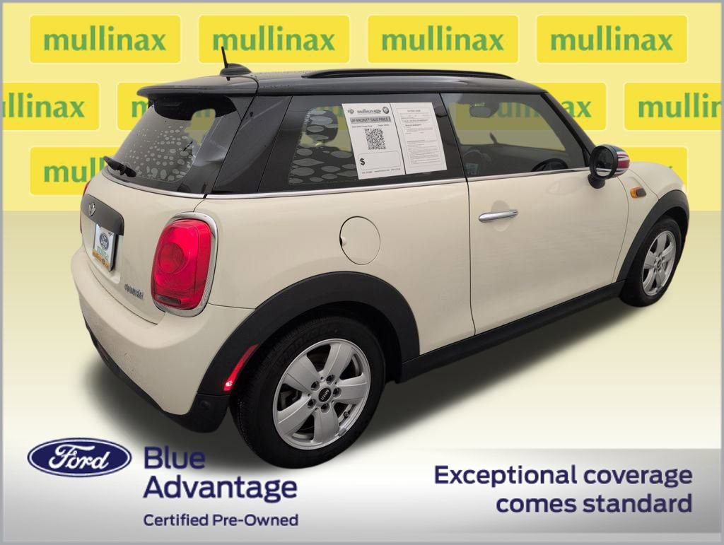 Used 2018 MINI Cooper 2-Door Hardtop image 3