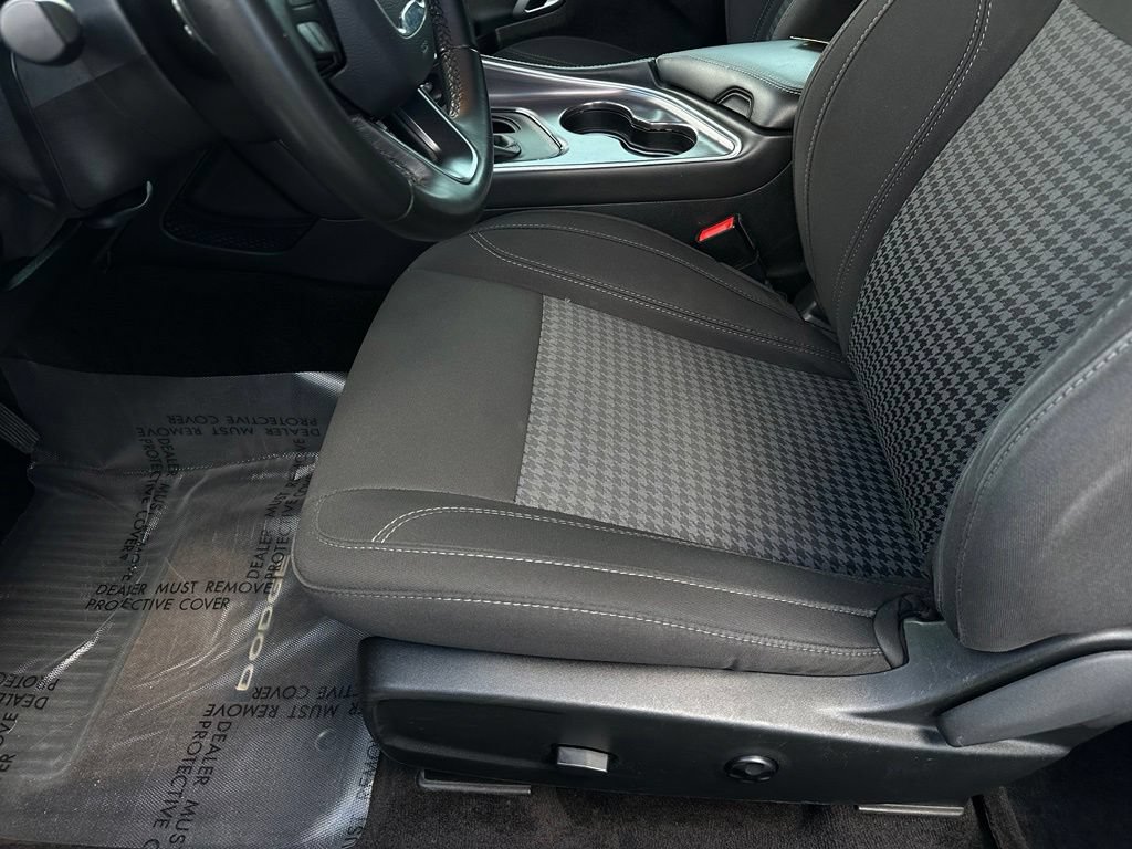 Used 2017 Dodge Challenger R/T RWD image 13