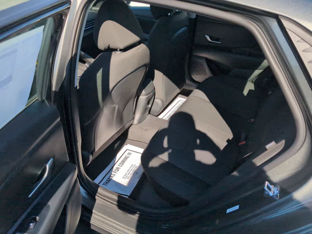 New 2026 Hyundai Elantra SE FWD image 19