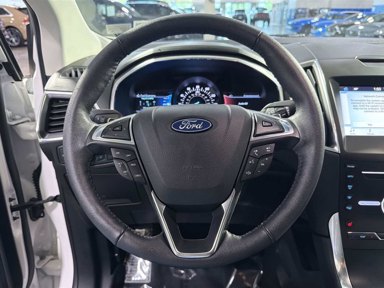 Used 2019 Ford Edge Titanium w/ Class II Trailer Tow Package AWD/4WD image 28