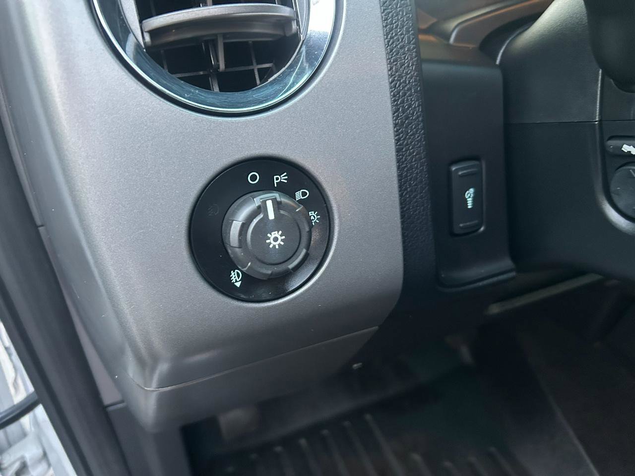 Used 2016 Ford Expedition Platinum image 10