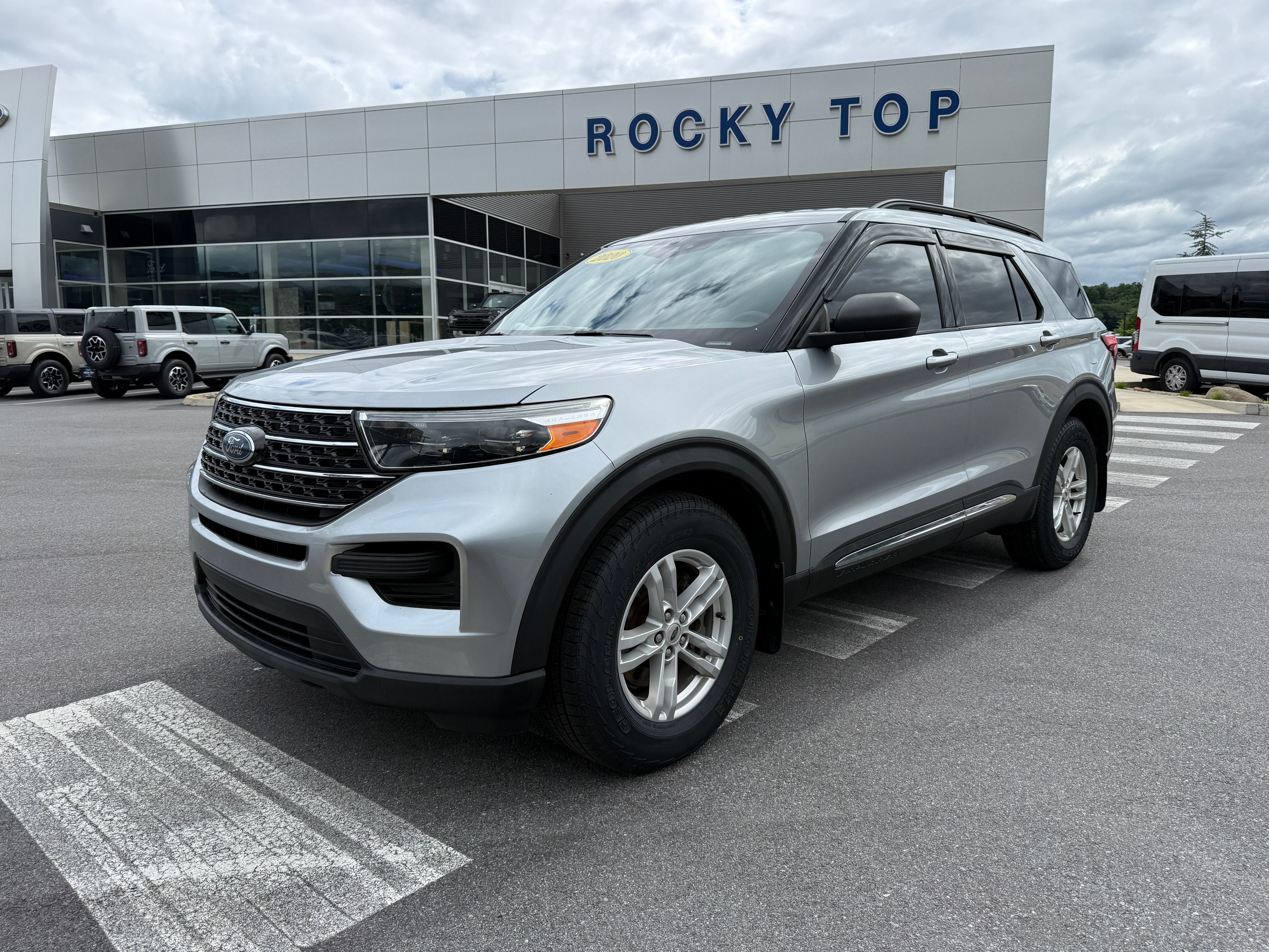 Used 2020 Ford Explorer XLT w/ Class III Trailer Tow Package AWD/4WD image 1