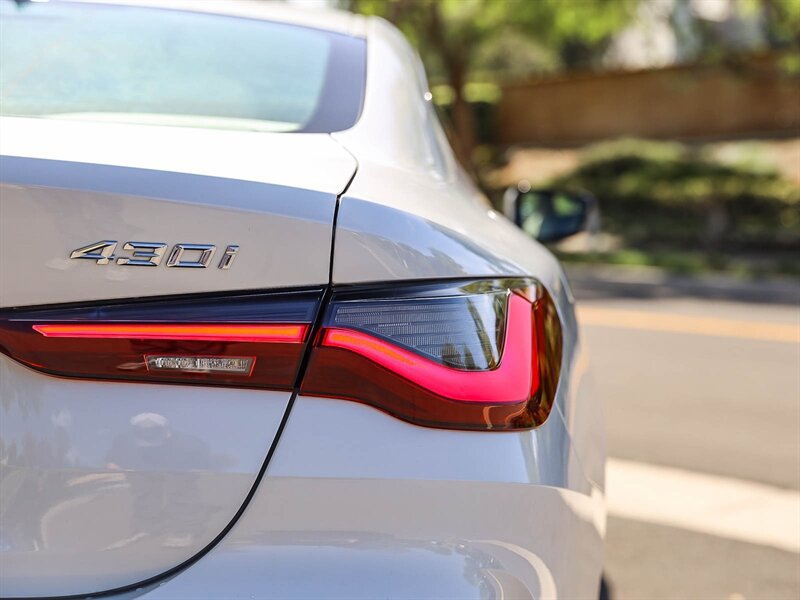 Used 2022 BMW 430i Coupe w/ Convenience Package RWD image 14