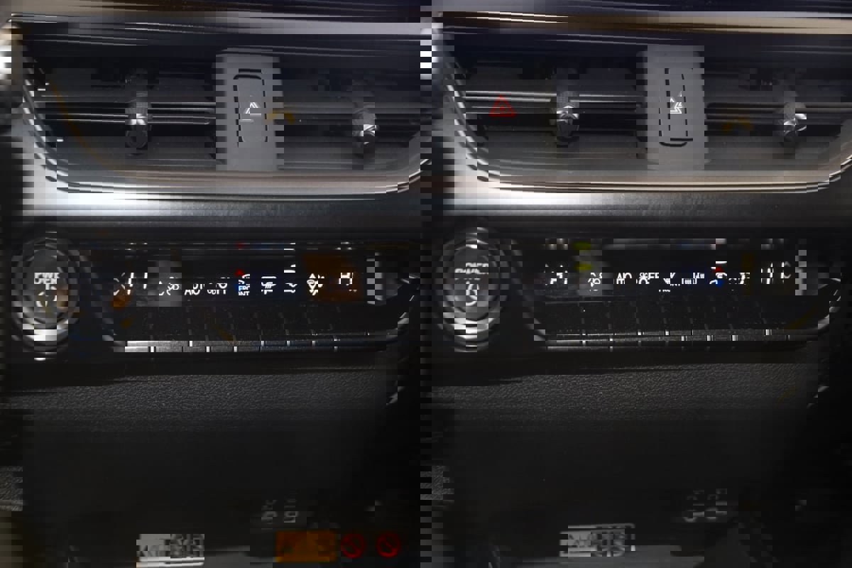 Used 2023 Lexus UX 250h AWD w/ Accessory Package (Z2) image 26