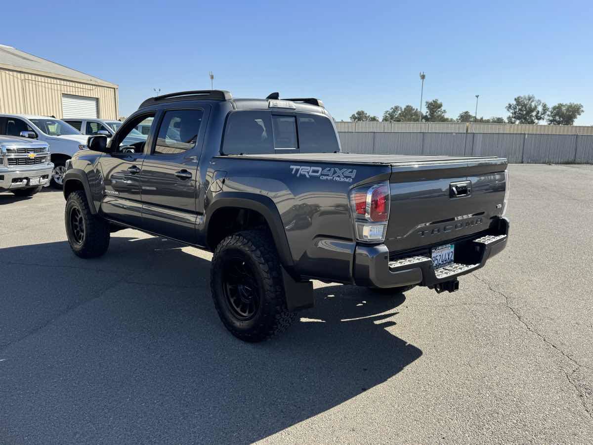 Used 2020 Toyota Tacoma TRD Off-Road w/ Technology Package AWD/4WD image 9