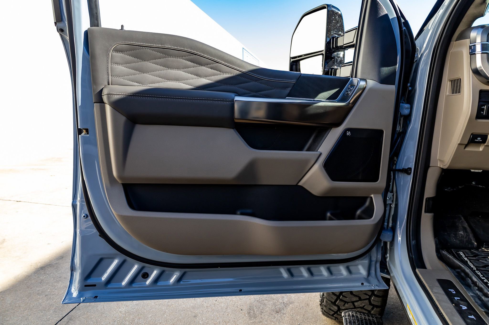 Used 2026 Ford F450 Platinum w/ Platinum Plus Package image 36