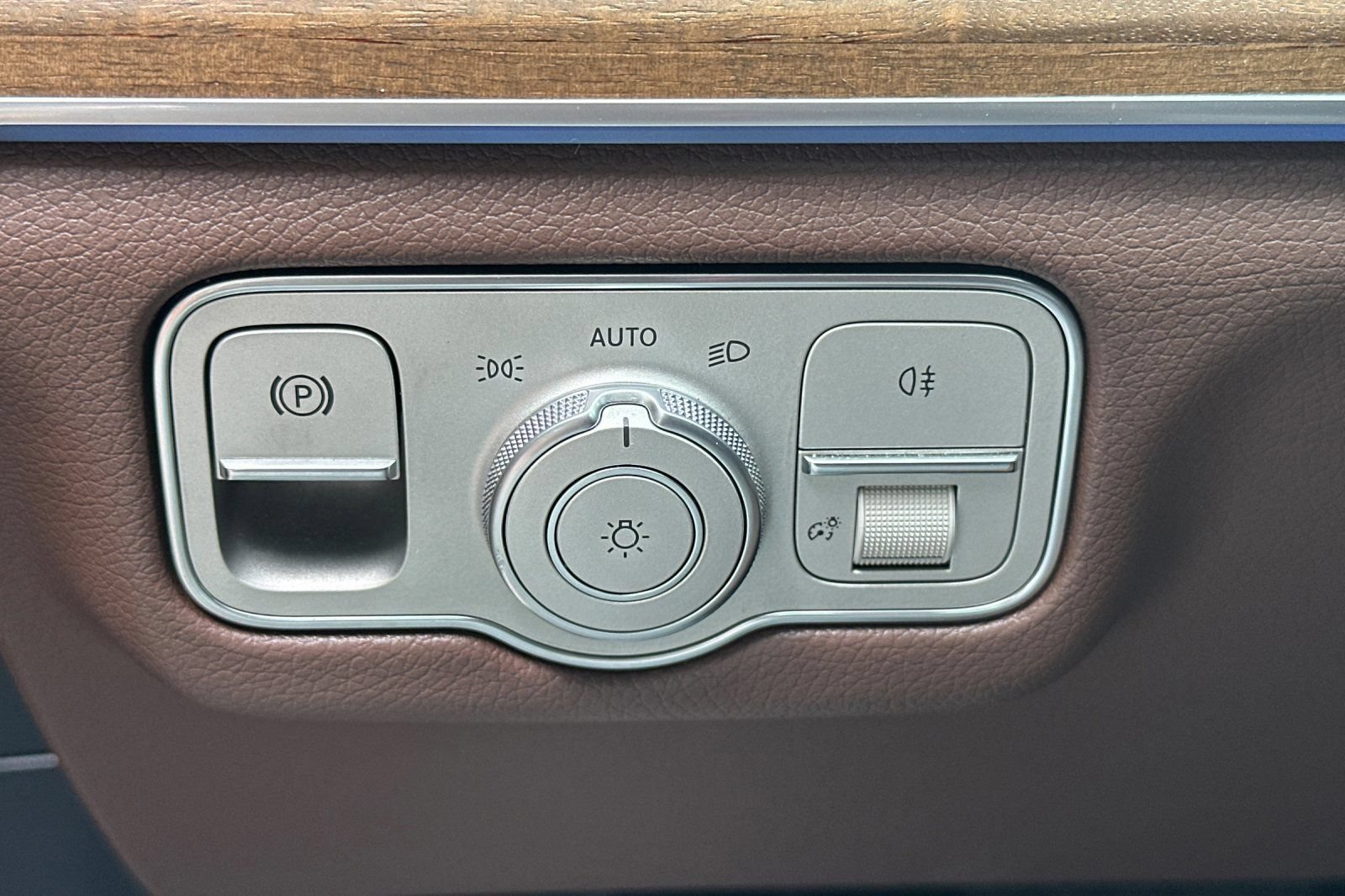 Used 2024 Mercedes-Benz GLS 450 4MATIC image 39