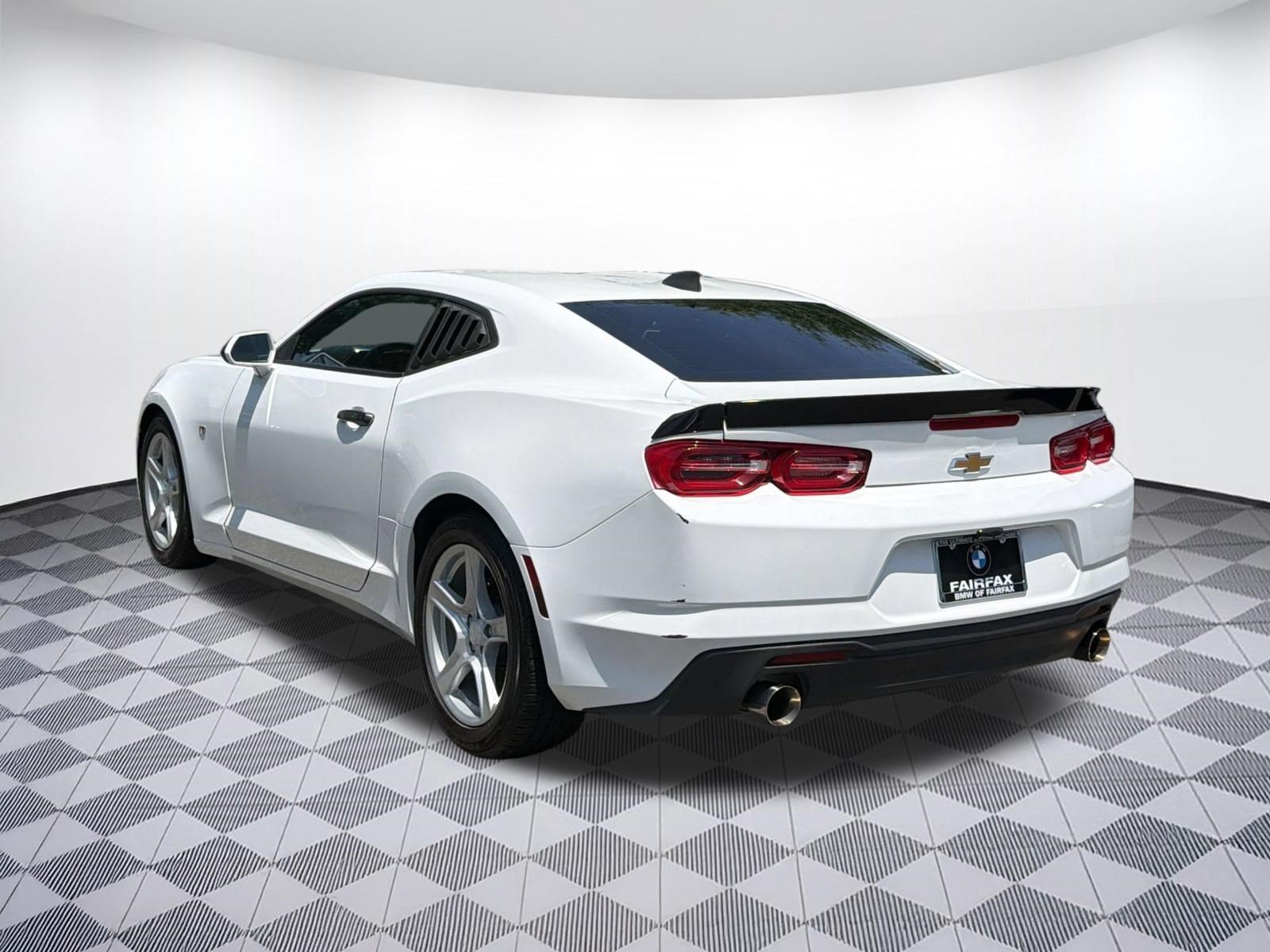 Used 2020 Chevrolet Camaro LT RWD image 3
