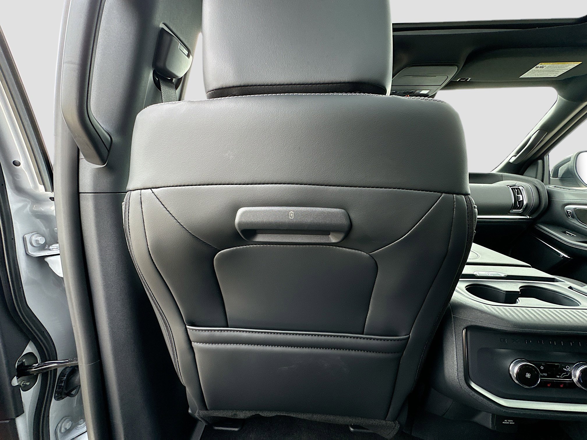 New 2025 Ford Expedition Platinum w/ Stealth Appearance Package image 23