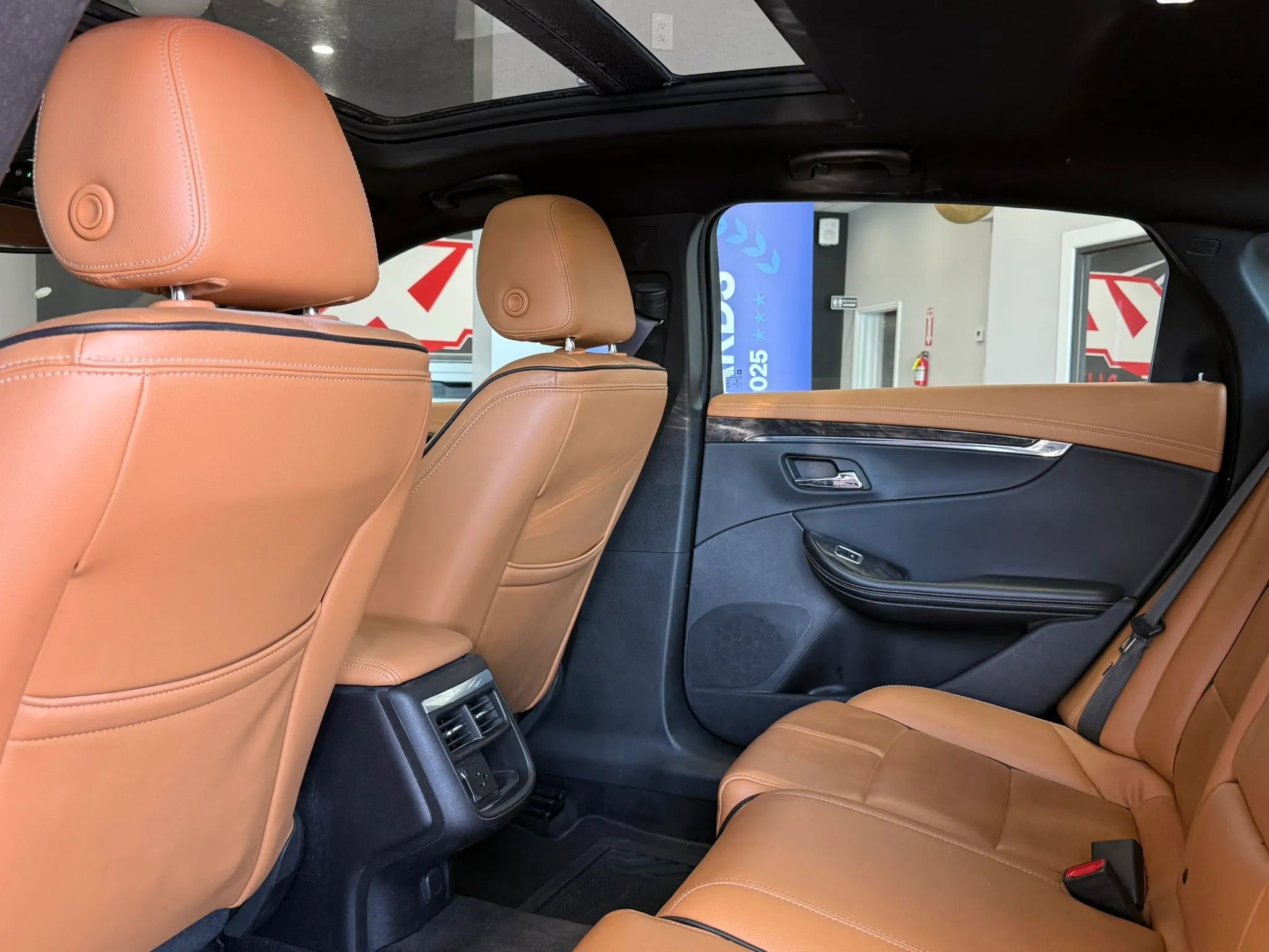 Used 2016 Chevrolet Impala LTZ w/ Enhanced Convenience Package FWD image 29