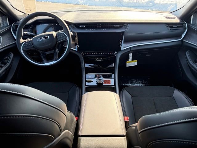 New 2026 Jeep Grand Cherokee Altitude AWD/4WD image 33