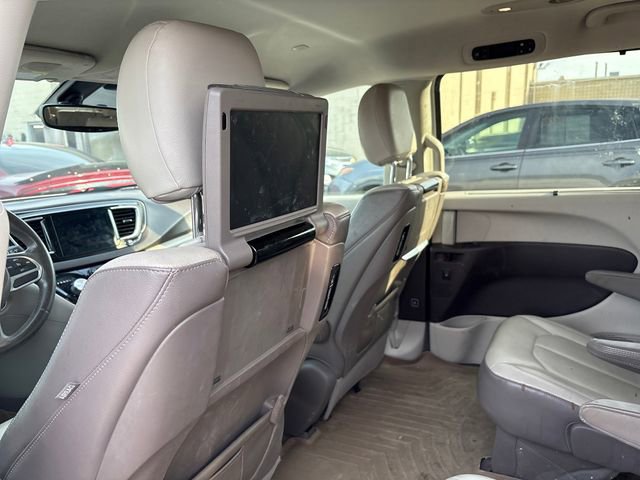 Used 2017 Chrysler Pacifica Touring-L Plus image 10