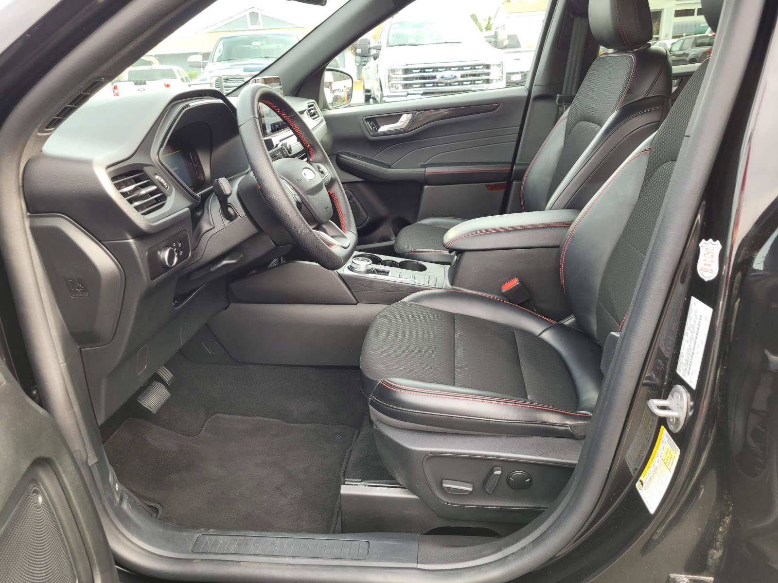 Used 2025 Ford Escape ST-Line AWD/4WD image 10