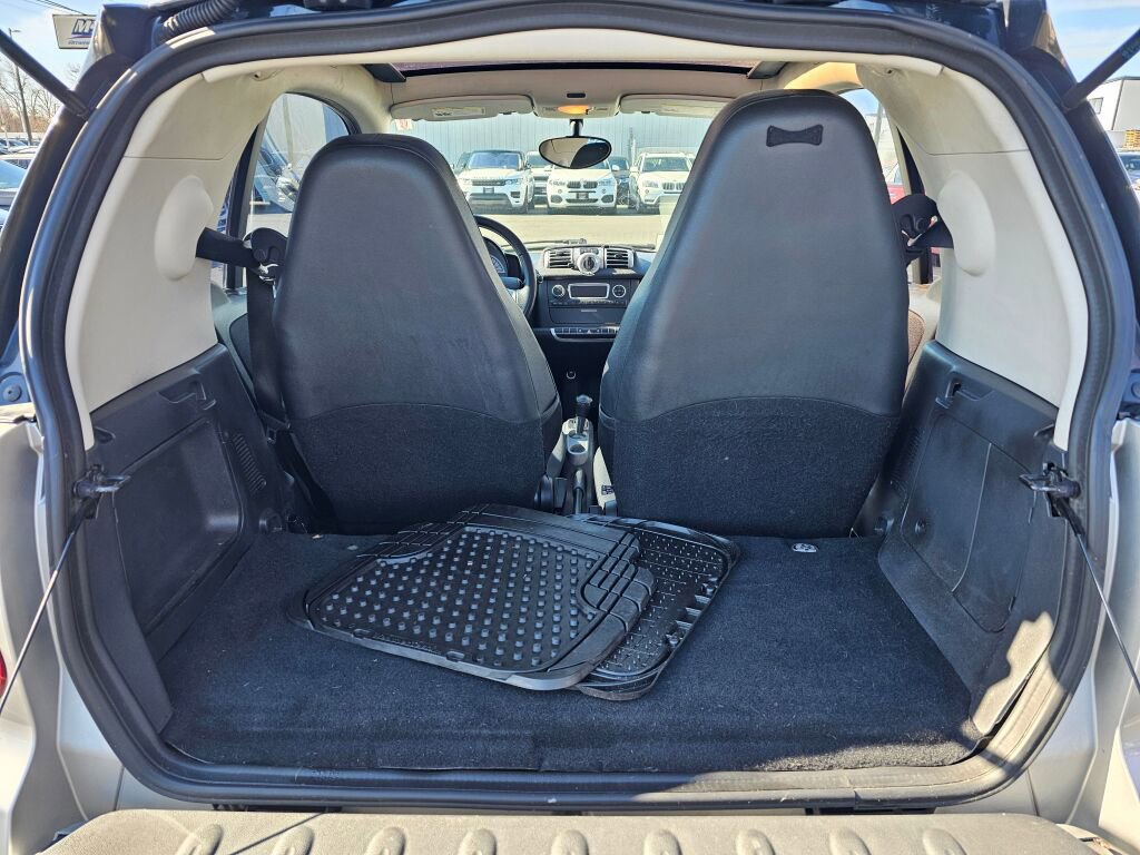 Used 2015 smart fortwo pure image 13