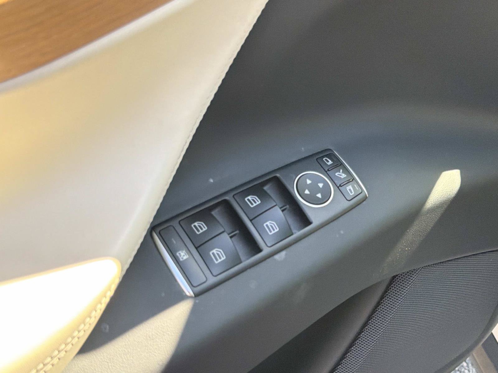 Used 2020 Tesla Model X AWD/4WD image 11