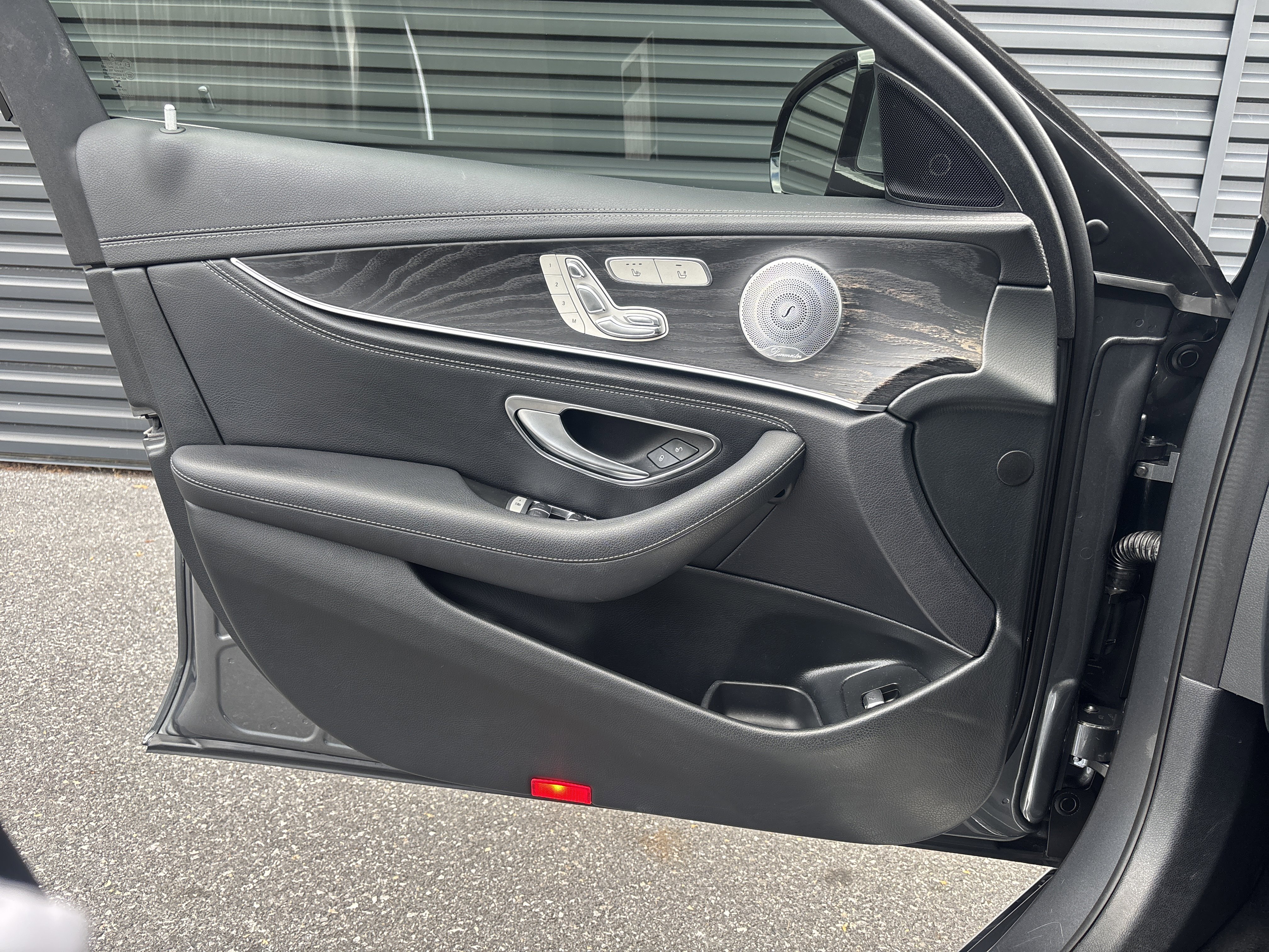 Used 2018 Mercedes-Benz E 400 4MATIC Wagon image 14
