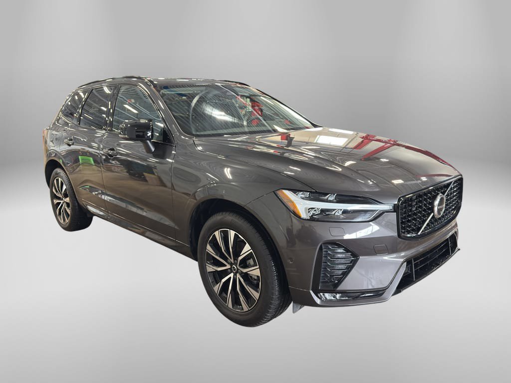Used 2025 Volvo XC60 B5 Plus w/ Climate Package image 5
