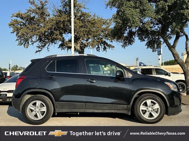 Used 2016 Chevrolet Trax LT w/ LT Convenience Package FWD image 3