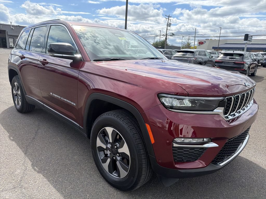 Used 2022 Jeep Grand Cherokee Limited 4xe w/ Luxury Tech Group II AWD/4WD image 7