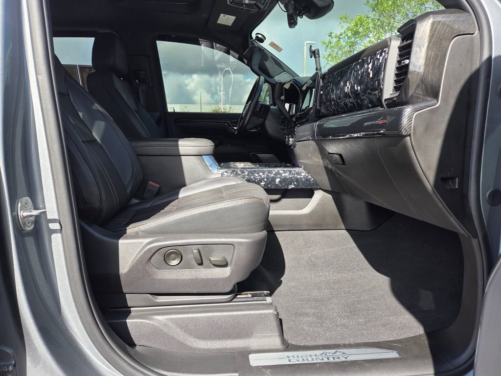 Used 2024 Chevrolet Silverado 2500 High Country w/ High Country Premium Package image 14