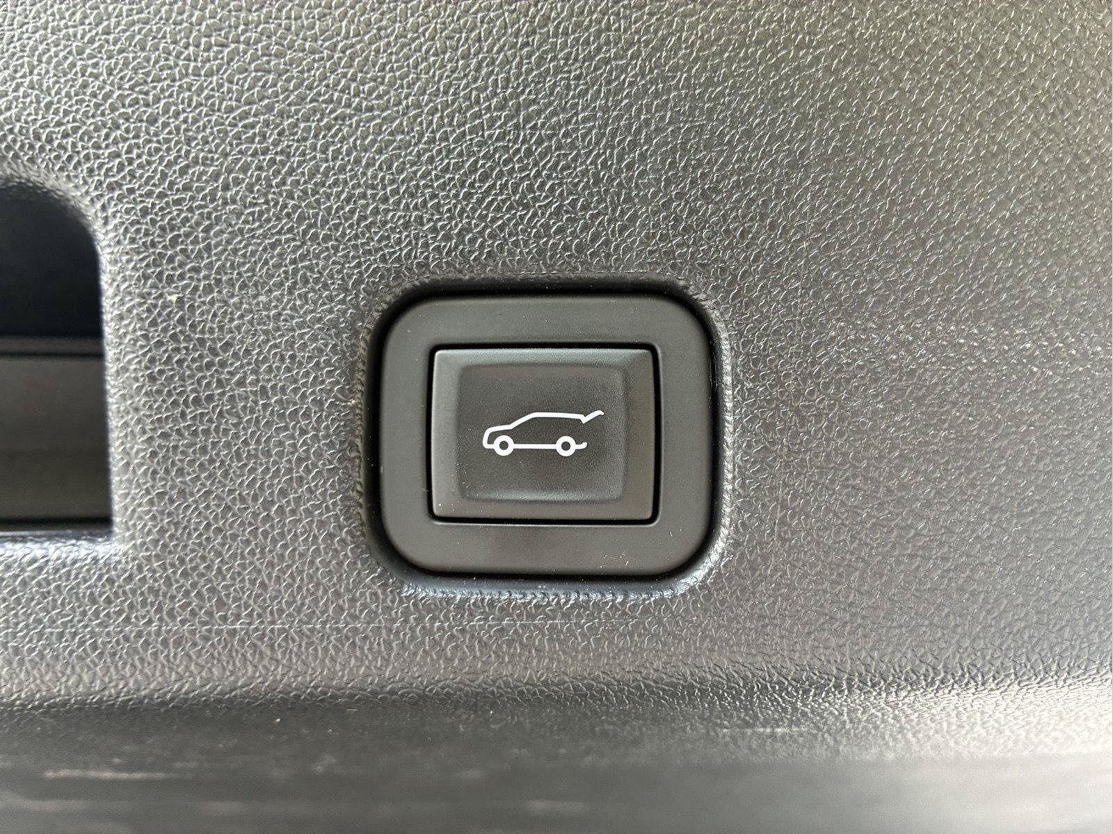 Used 2025 GMC Acadia Elevation w/ Elevation Premium Package AWD/4WD image 11