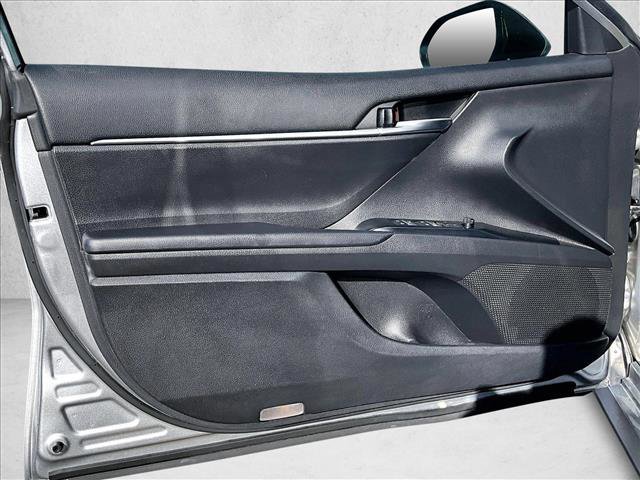 Used 2019 Toyota Camry LE image 17