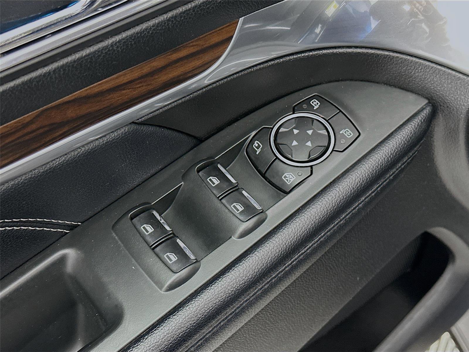 Used 2017 Ford Explorer Limited image 22