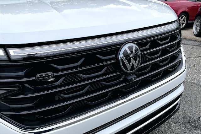 Used 2024 Volkswagen Atlas SEL Premium R-Line AWD/4WD image 27