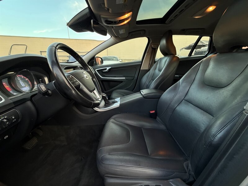 Used 2016 Volvo V60 T5 Platinum AWD/4WD image 25