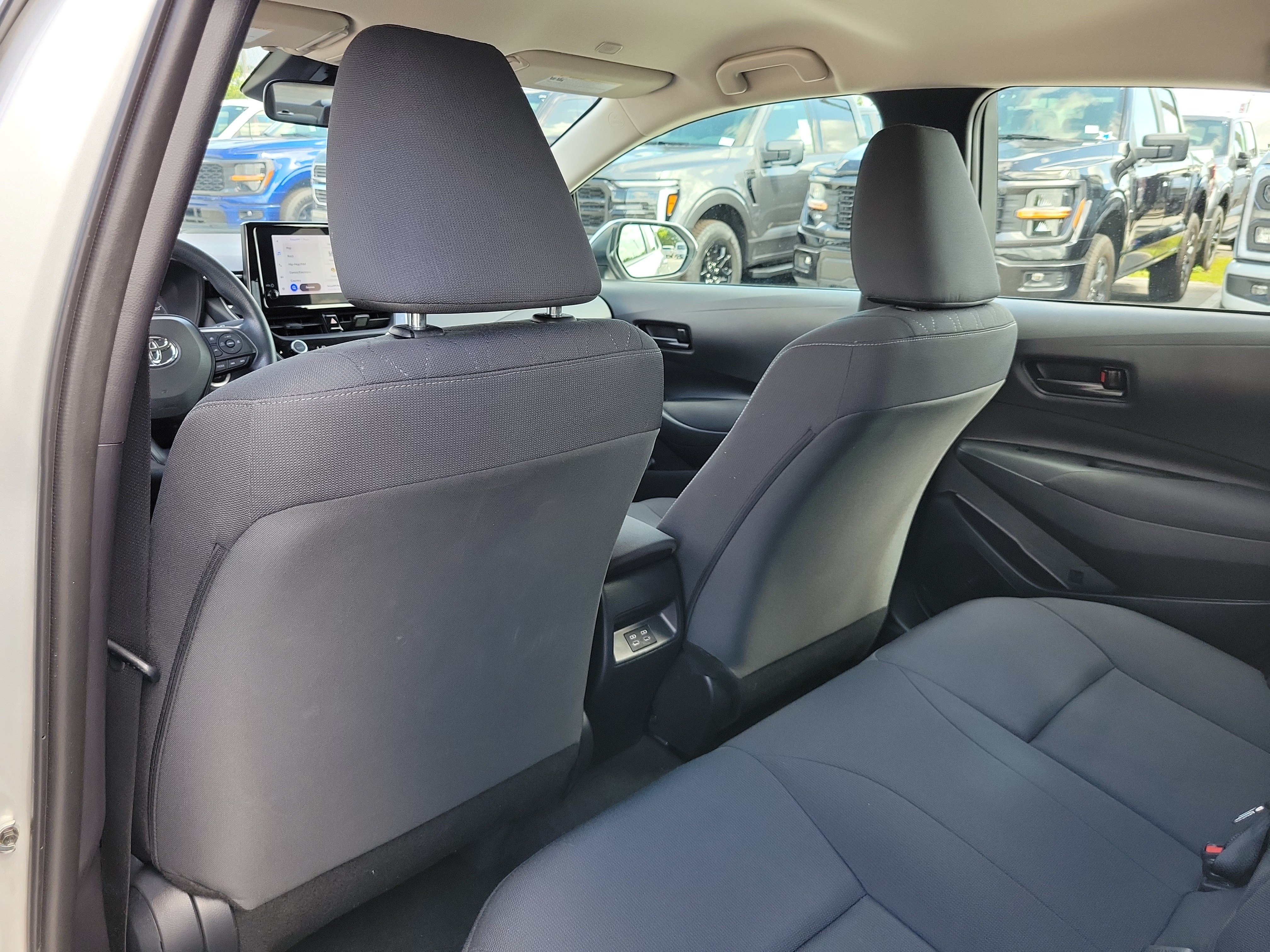 Used 2023 Toyota Corolla LE w/ LE Convenience Package FWD image 13
