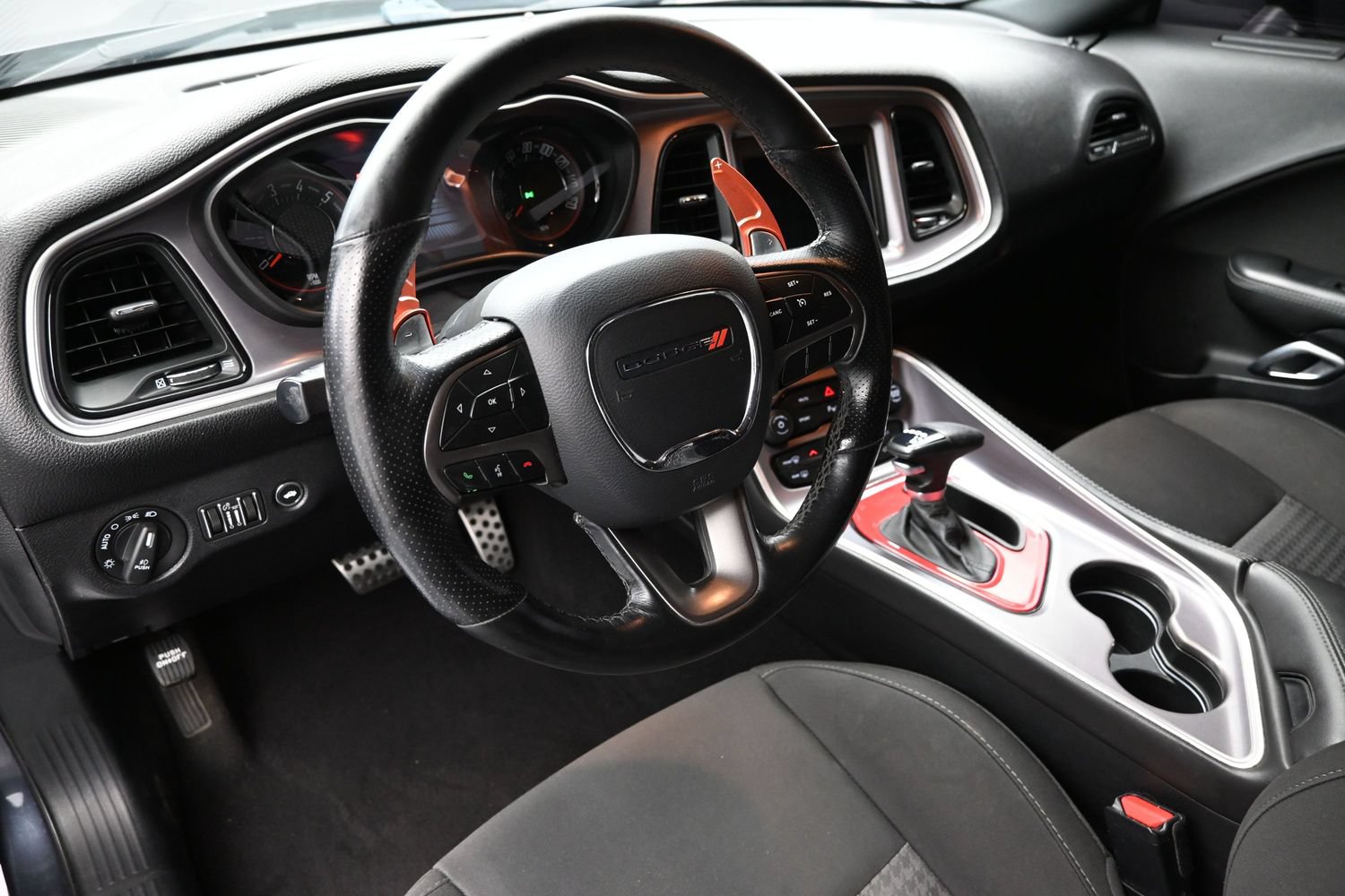 Used 2019 Dodge Challenger R/T w/ Driver Convenience Group RWD image 21