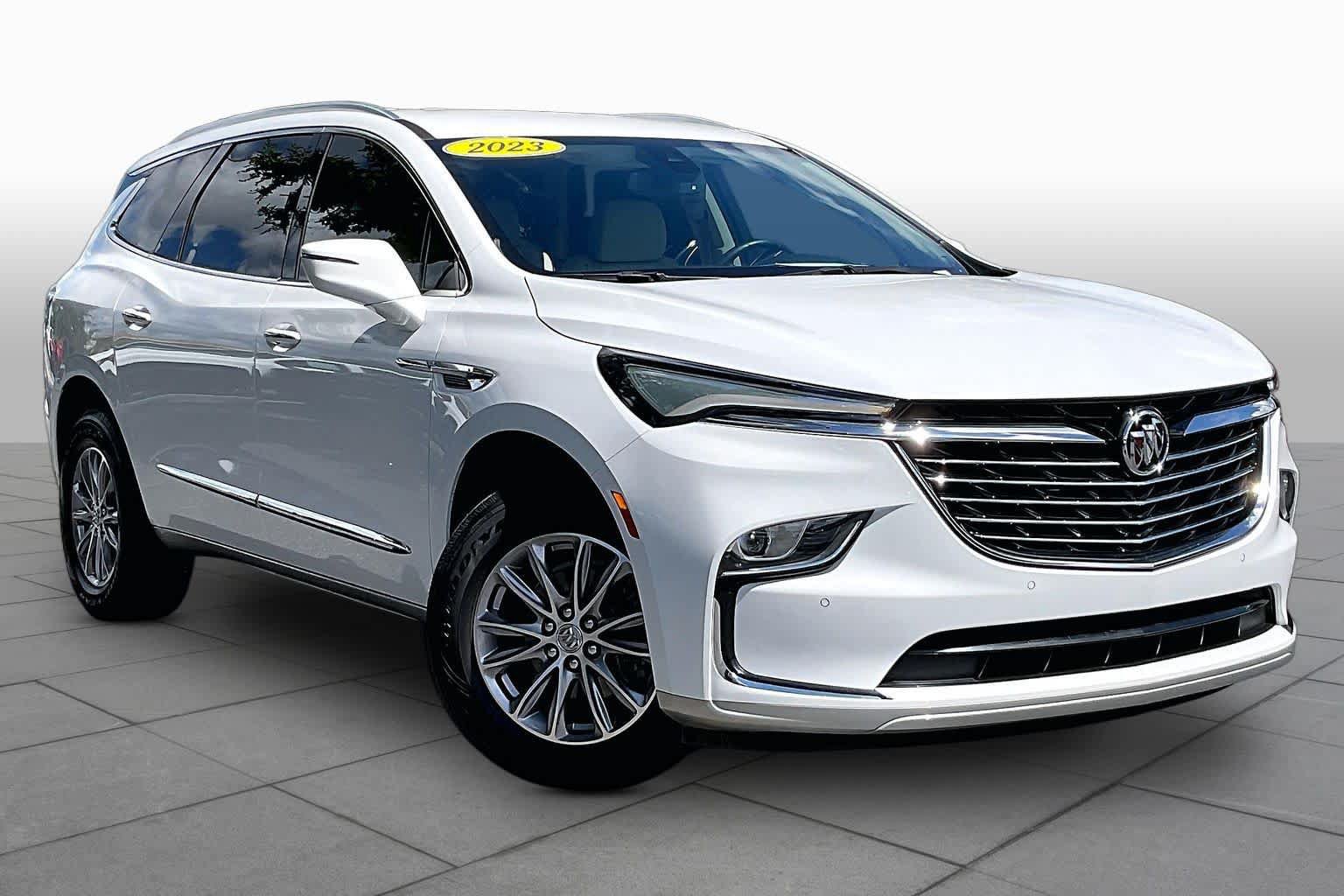 Used 2023 Buick Enclave Essence FWD image 5
