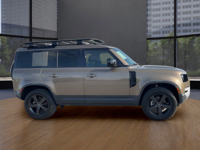 Used 2024 Land Rover Defender 110 S image 6