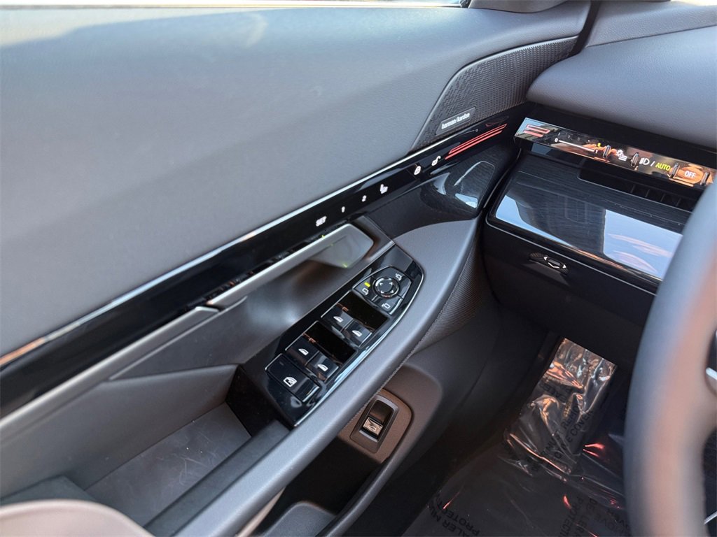 Certified 2026 BMW 530i xDrive w/ Premium Package image 29