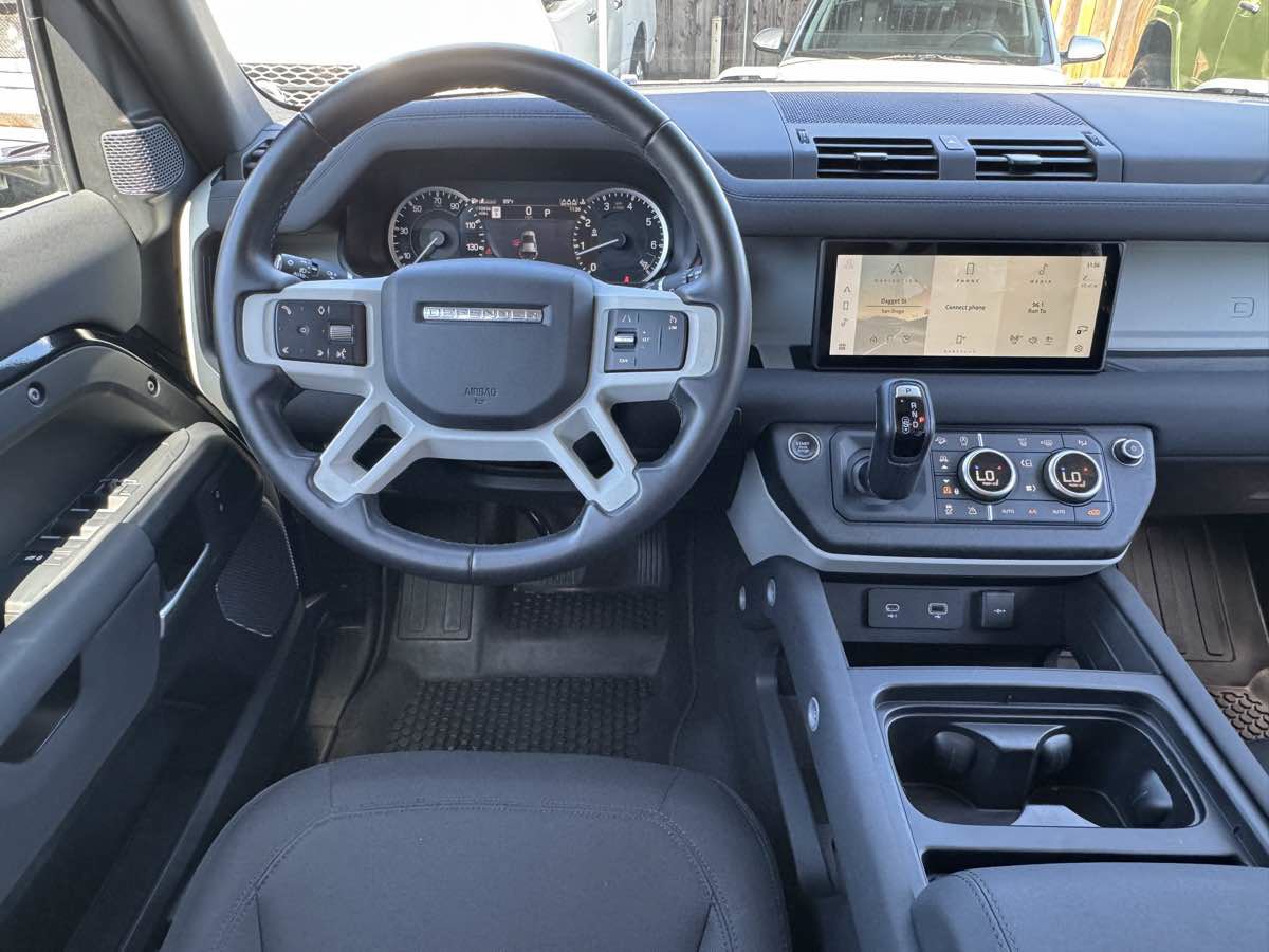 Used 2023 Land Rover Defender 110 AWD/4WD image 21
