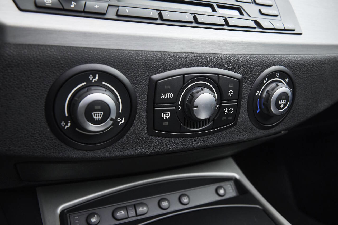 Used 2006 BMW M Roadster Base 2dr Convertible image 53