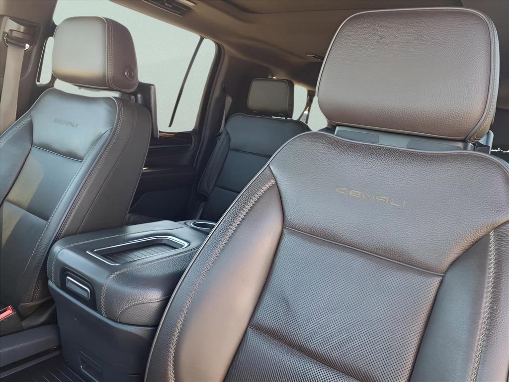 Used 2022 GMC Yukon XL Denali image 15