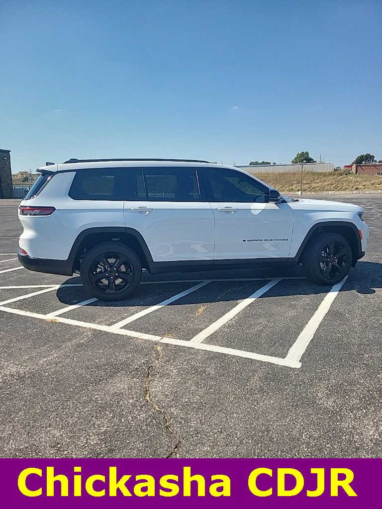 New 2025 Jeep Grand Cherokee L Altitude image 8