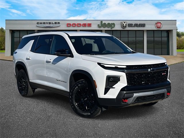 Used 2025 Chevrolet Traverse Z71 w/ Driver Confidence Package image 1