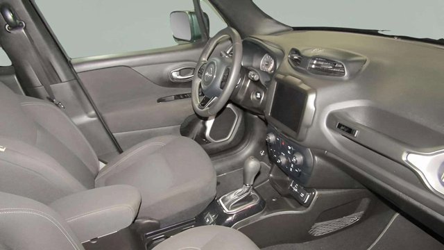 Used 2021 Jeep Renegade Latitude image 24