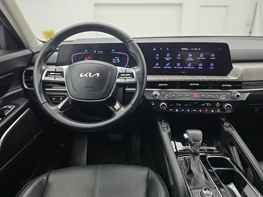 Used 2024 Kia Telluride EX w/ EX Captain's Chair Package AWD/4WD image 16